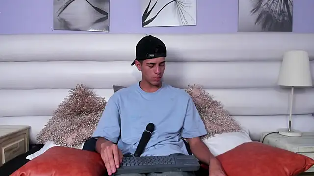 Tyler Rodriguez online show from 03/03/25, 07:49