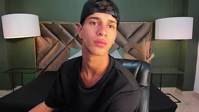 Tyler Rodriguez online show from 03/05/25, 03:40
