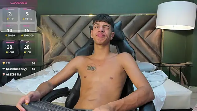 Tyler Rodriguez online show from 03/10/25, 10:37