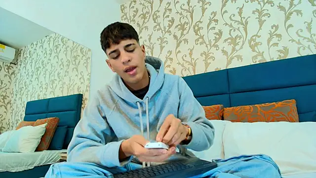 Tyler Rodriguez online show from 10/21/25, 12:00