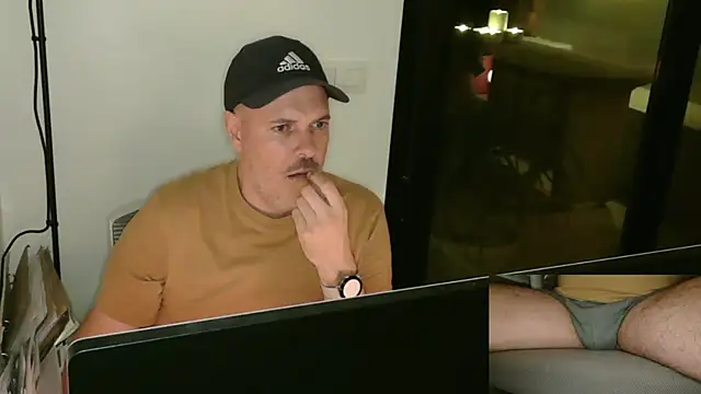 Francesco-ES online show from 01/08/25, 06:31