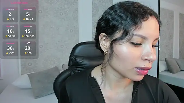 Snapshot of dulce_natyy chatting on 10/25/25, 02:41 dulce natyy online show from 10/25/25, 02:41