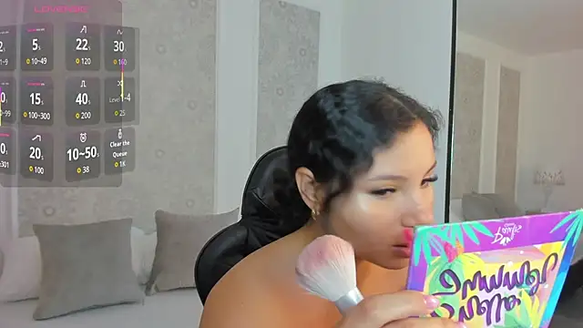 Snapshot of dulce_natyy chatting on 11/22/25, 02:32 dulce natyy online show from 11/22/25, 02:32