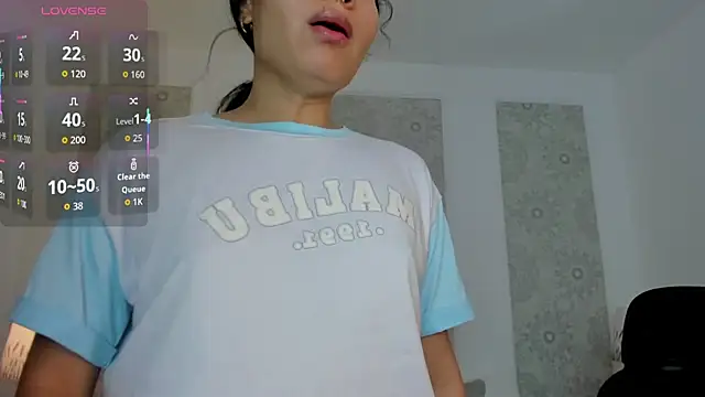 Snapshot of dulce_natyy chatting on 11/27/25, 02:13 dulce natyy online show from 11/27/25, 02:13