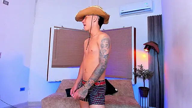 Snapshot of Sexy_BoysW chatting on 09/27/25, 01:16 Sexy BoysW online show from 09/27/25, 01:16