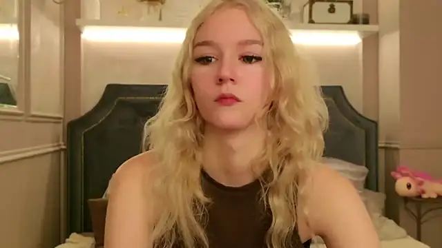 NaomiLoys online show from 09/20/25, 10:38