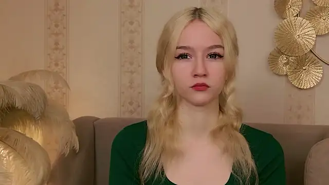 Snapshot of NaomiLoys chatting on 11/12/25, 11:21 NaomiLoys online show from 11/12/25, 11:21