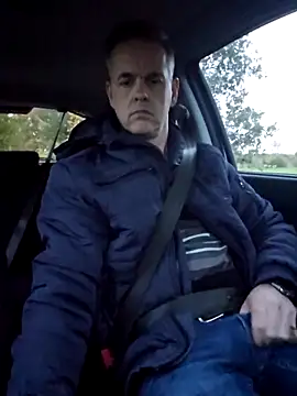 Snapshot of Hectorthyssen1 chatting on 10/31/25, 04:08 Hectorthyssen1 online show from 10/31/25, 04:08