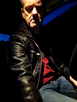 Snapshot of Hectorthyssen1 chatting on 11/05/25, 04:40 Hectorthyssen1 online show from 11/05/25, 04:40