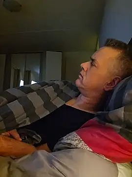 Snapshot of Hectorthyssen1 chatting on 11/15/25, 10:48 Hectorthyssen1 online show from 11/15/25, 10:48