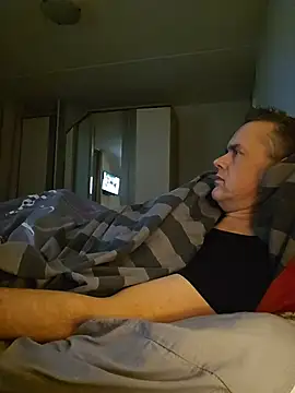 Snapshot of Hectorthyssen1 chatting on 12/14/25, 09:41 Hectorthyssen1 online show from 12/14/25, 09:41