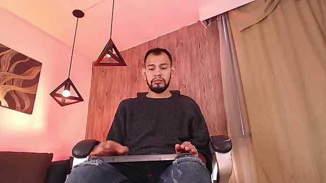 Snapshot of Bedobigcock chatting on 01/28/25, 05:03 Bedobigcock online show from 01/28/25, 05:03