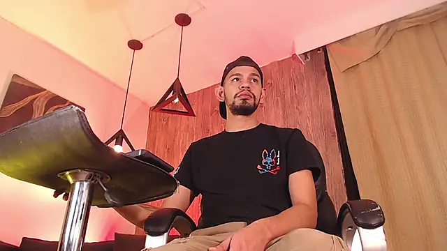 Snapshot of Bedobigcock chatting on 02/16/25, 12:08 Bedobigcock online show from 02/16/25, 12:08