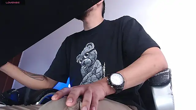 Snapshot of Bedobigcock chatting on 03/17/25, 09:23 Bedobigcock online show from 03/17/25, 09:23