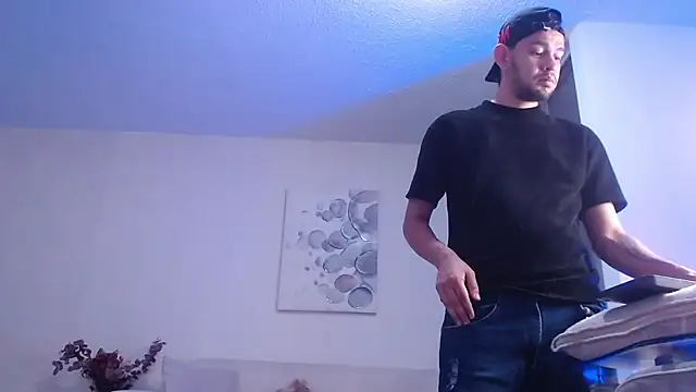 Snapshot of Bedobigcock chatting on 09/16/25, 03:18 Bedobigcock online show from 09/16/25, 03:18