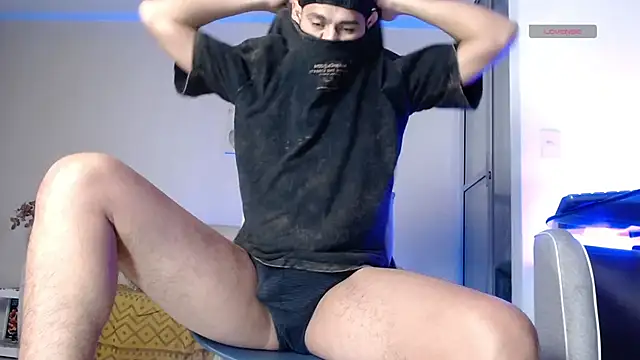 Snapshot of Bedobigcock chatting on 11/13/25, 12:31 Bedobigcock online show from 11/13/25, 12:31