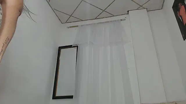 Snapshot of sofi_sweet03 chatting on 01/13/26, 11:32 sofi sweet03 online show from 01/13/26, 11:32