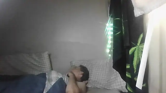 Snapshot of George48 chatting on 12/05/25, 04:14 George48 online show from 12/05/25, 04:14