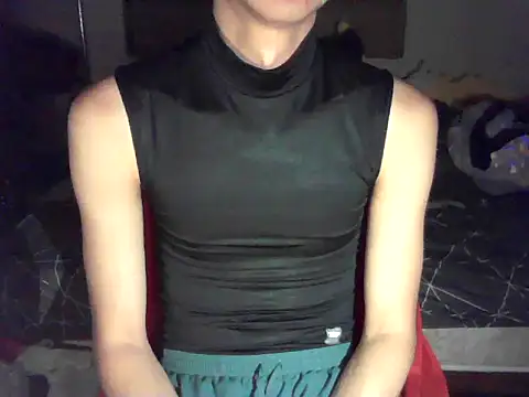 Snapshot of lyus1111 chatting on 06/15/26, 04:53 lyus1111 online show from 06/15/26, 04:53