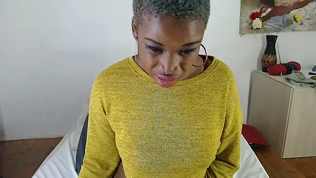 FLOWERLIPS25 online show from 02/24/25, 10:36