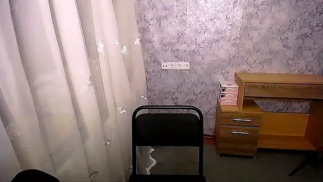 Snapshot of Queen_ofLove chatting on 12/23/24, 05:00 Queen ofLove online show from 12/23/24, 05:00