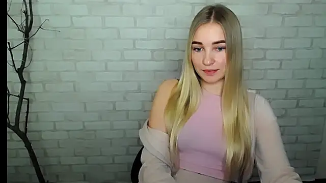 Snapshot of Queen_ofLove chatting on 12/31/24, 10:58 Queen ofLove online show from 12/31/24, 10:58