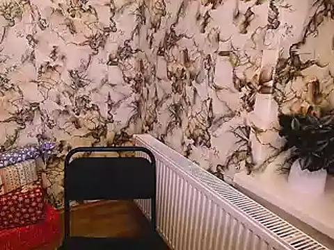 Snapshot of Queen_ofLove chatting on 01/31/25, 01:12 Queen ofLove online show from 01/31/25, 01:12