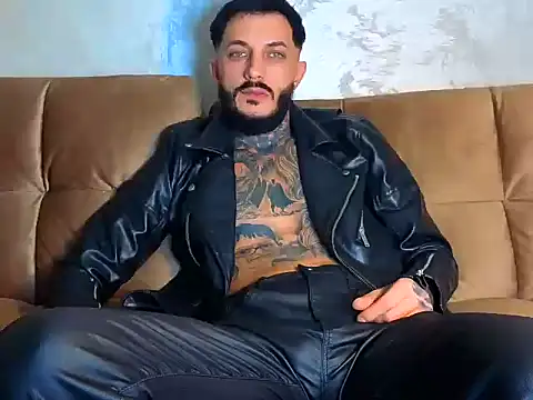 Snapshot of MentoXXL chatting on 10/11/25, 05:22 MentoXXL online show from 10/11/25, 05:22