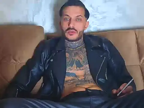 Snapshot of MentoXXL chatting on 11/01/25, 05:26 MentoXXL online show from 11/01/25, 05:26