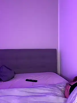 Snapshot of lunawolf21 chatting on 11/15/25, 06:26 lunawolf21 online show from 11/15/25, 06:26