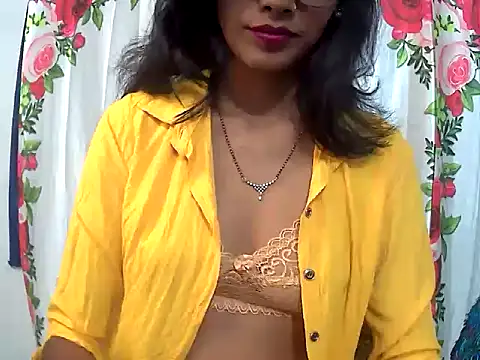 Snapshot of sexy_janu25 chatting on 11/12/25, 01:11 sexy janu25 online show from 11/12/25, 01:11