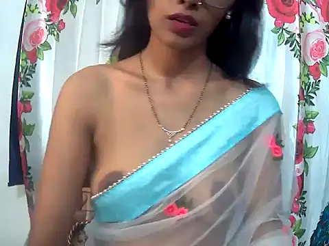 Snapshot of sexy_janu25 chatting on 11/13/25, 04:39 sexy janu25 online show from 11/13/25, 04:39