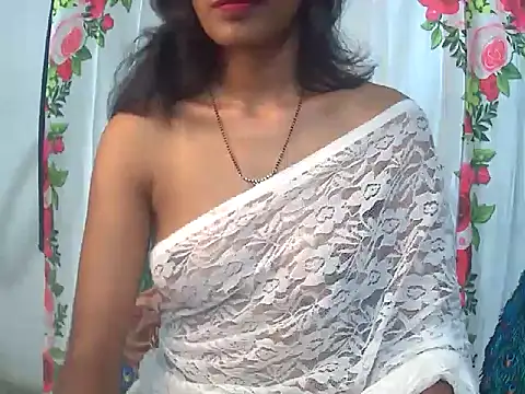 Snapshot of sexy_janu25 chatting on 11/19/25, 04:34 sexy janu25 online show from 11/19/25, 04:34
