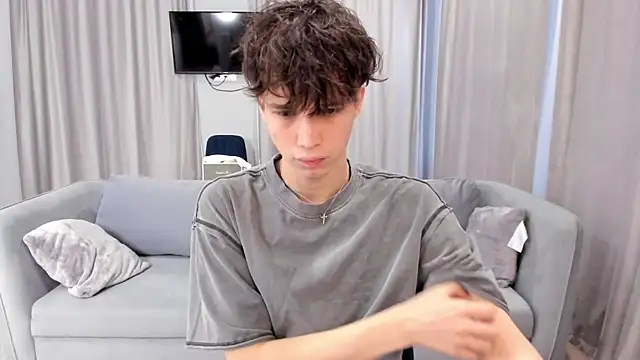 Im Shine Guy online show from 12/24/24, 09:28