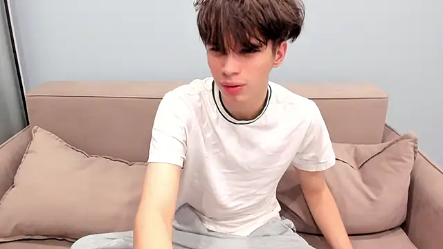 Im Shine Guy online show from 11/19/25, 05:51