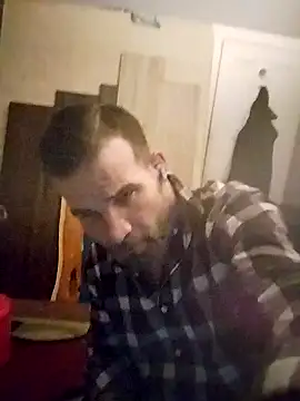 Snapshot of johnnyrockit chatting on 12/12/24, 01:28 johnnyrockit online show from 12/12/24, 01:28