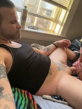 Snapshot of johnnyrockit chatting on 12/20/24, 12:27 johnnyrockit online show from 12/20/24, 12:27