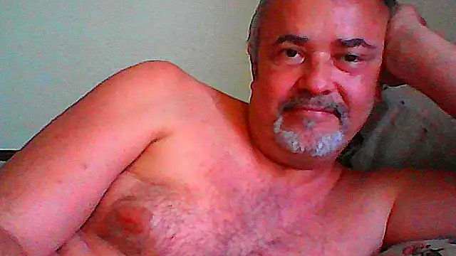 Snapshot of GayPourToi chatting on 10/18/25, 03:57 GayPourToi online show from 10/18/25, 03:57