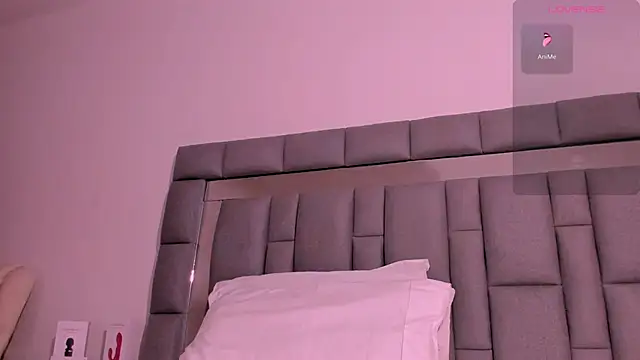 Snapshot of vivianne_scott chatting on 09/10/25, 12:05 vivianne scott online show from 09/10/25, 12:05