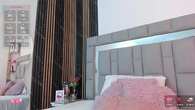 Snapshot of vivianne_scott chatting on 11/10/25, 12:26 vivianne scott online show from 11/10/25, 12:26