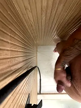 Gustavozx01 online show from 11/11/25, 03:17