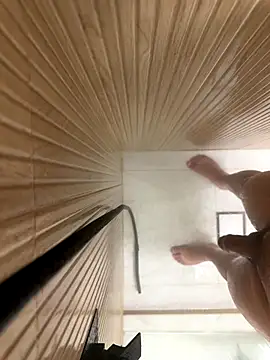 Gustavozx01 online show from 12/20/25, 05:36