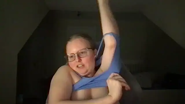 lexie lilacs online show from 01/31/25, 03:41