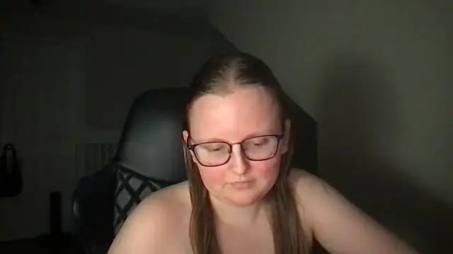 lexie lilacs online show from 02/18/25, 03:42