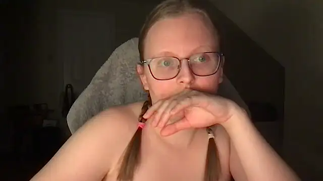 lexie lilacs online show from 02/28/25, 03:48