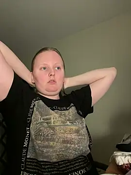 lexie lilacs online show from 03/18/25, 12:16