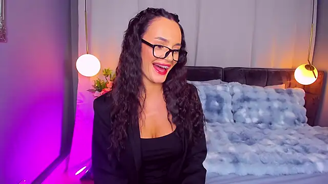 Snapshot of CarlaWhite chatting on 04/17/26, 03:31 CarlaWhite online show from 04/17/26, 03:31