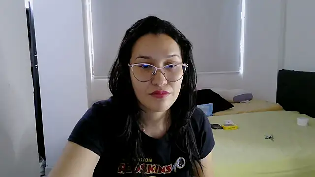 luxandracon23 online show from 10/10/25, 05:34