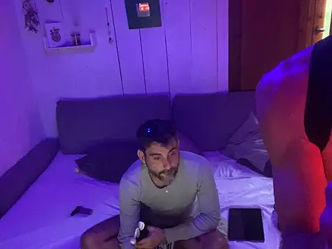 trebord77 online show from 12/21/24, 03:09