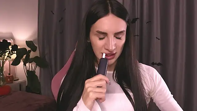 Snapshot of Kim_Oberlin_ chatting on 10/31/25, 11:22 Kim Oberlin online show from 10/31/25, 11:22